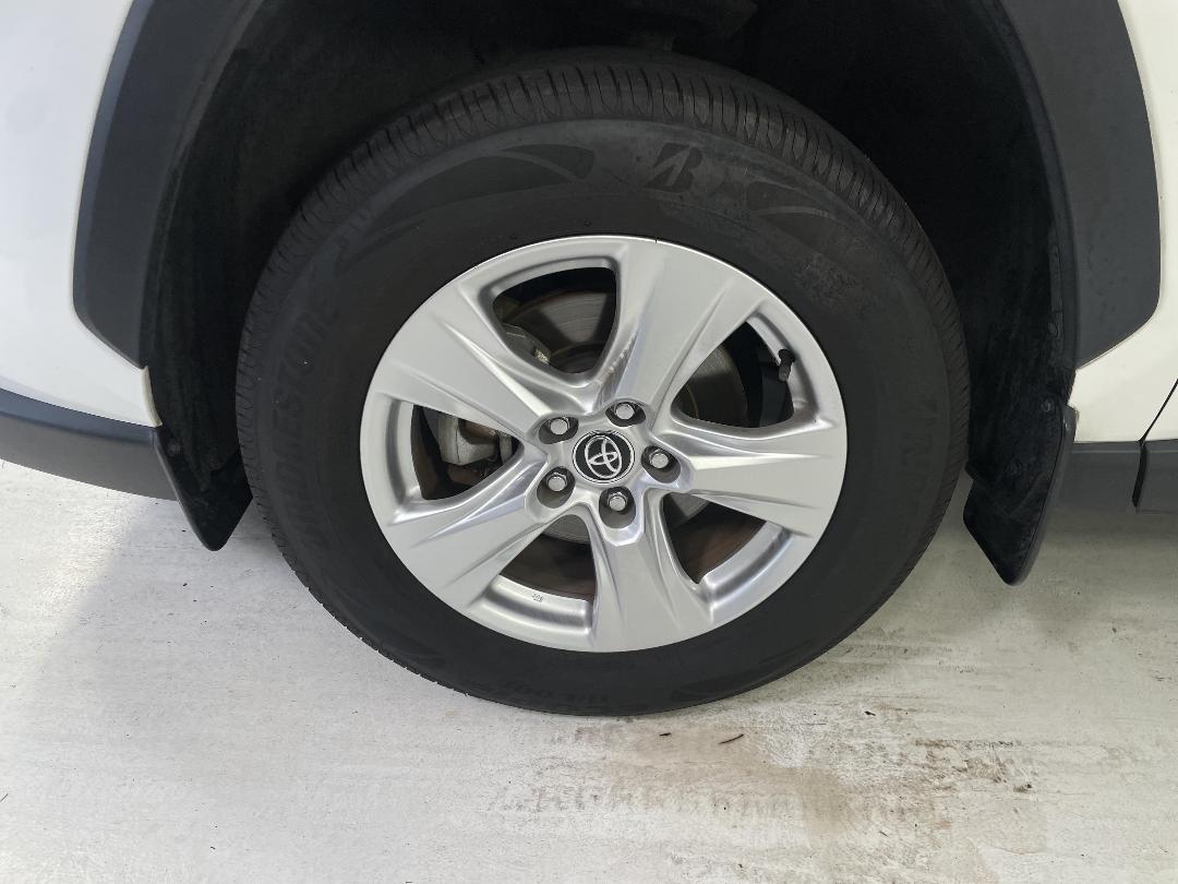 Photo '10' of Toyota Rav4