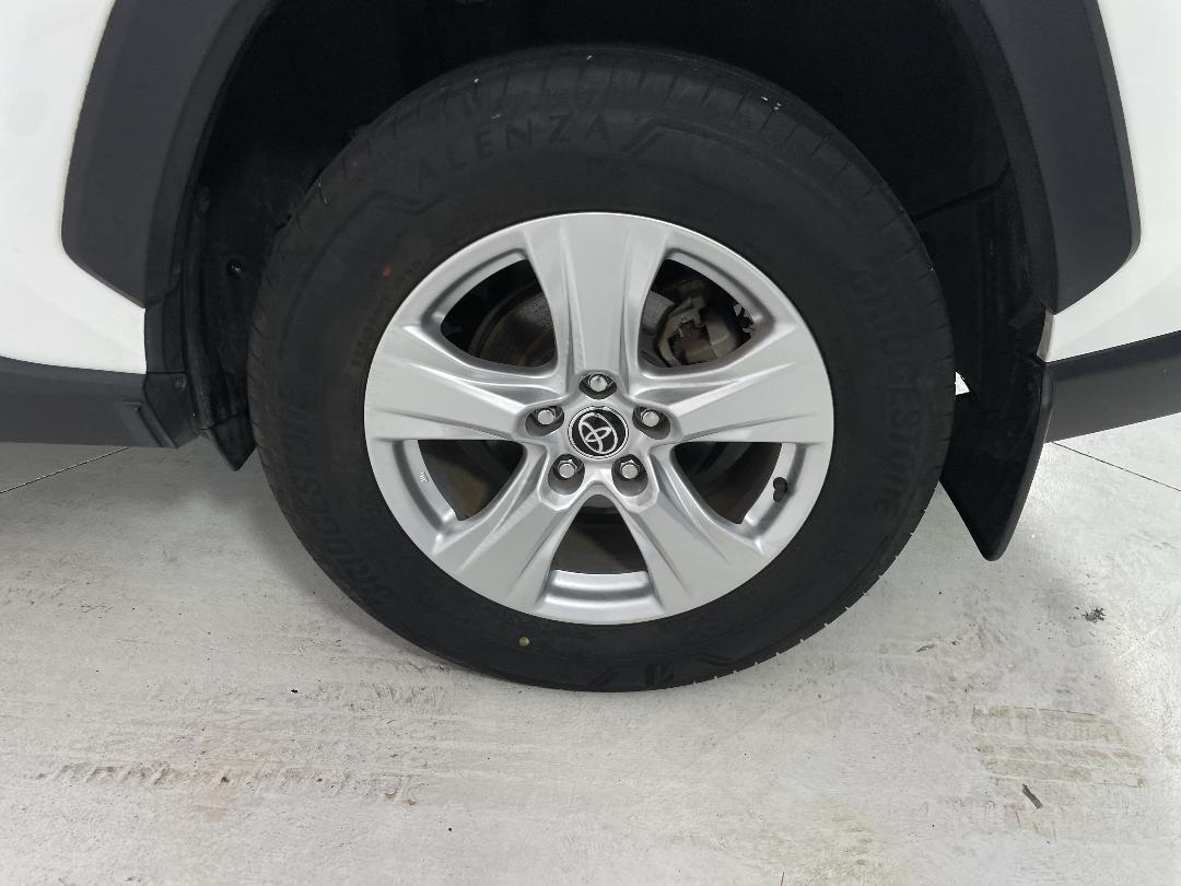 Photo '11' of Toyota Rav4