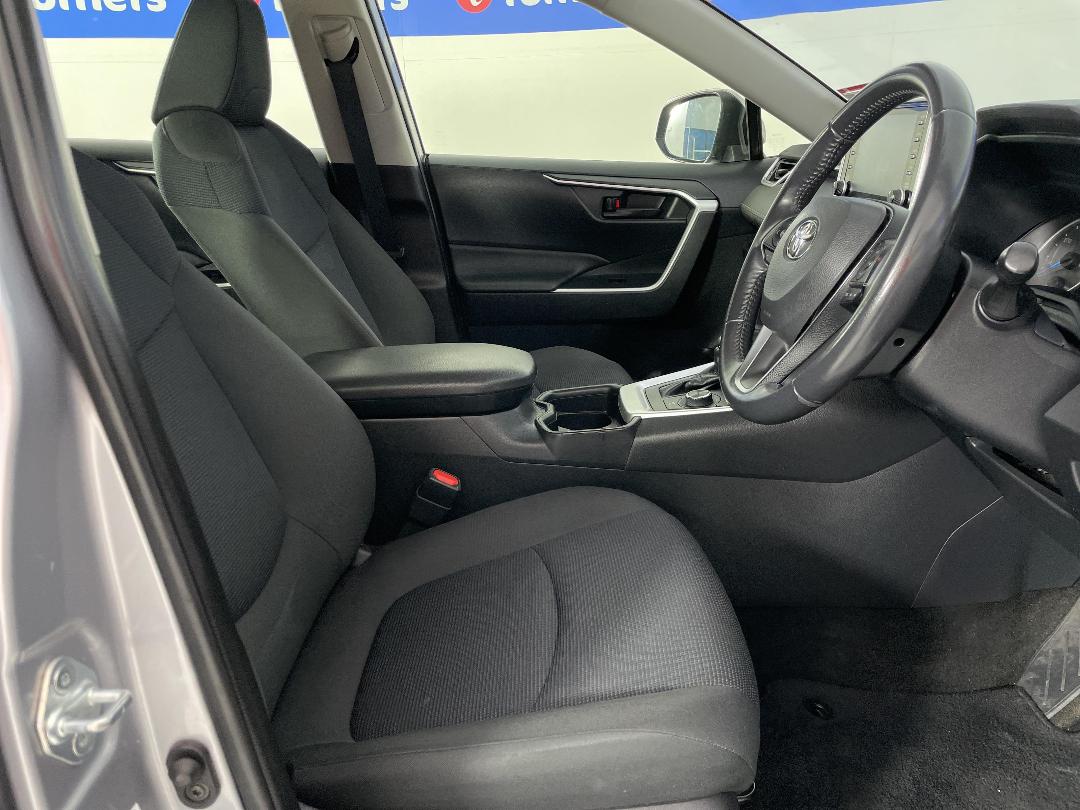 Photo '16' of Toyota Rav4