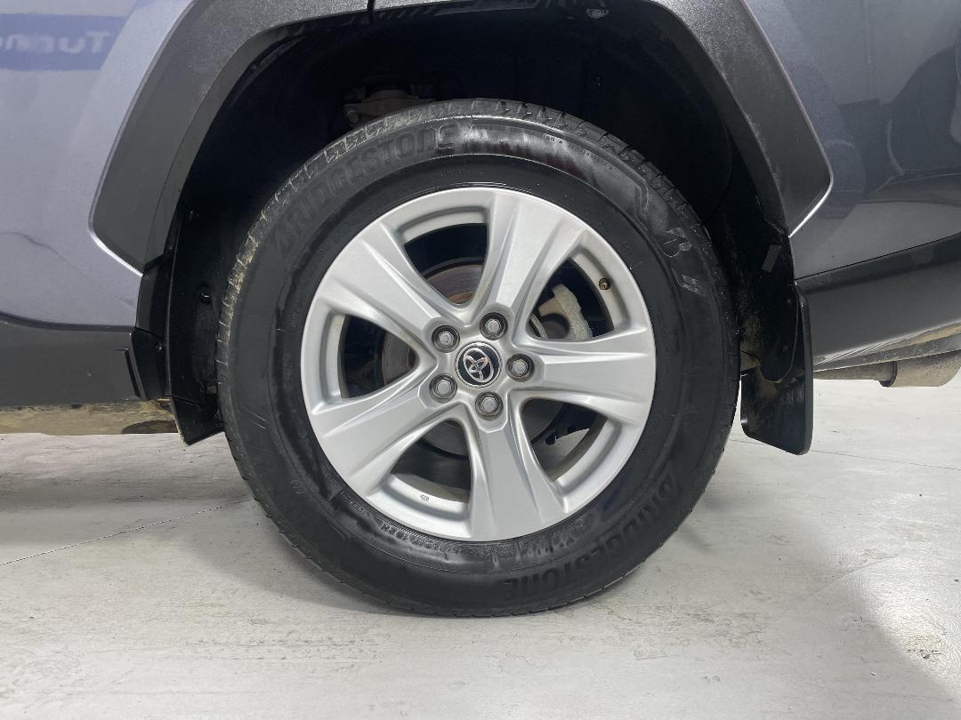 Photo '11' of Toyota Rav4