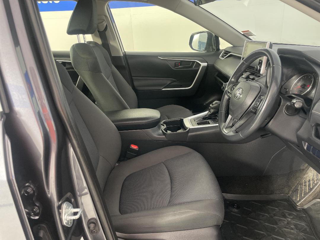 Photo '16' of Toyota Rav4