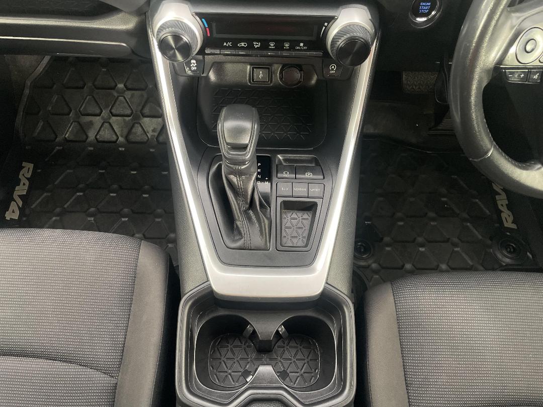 Photo '18' of Toyota Rav4