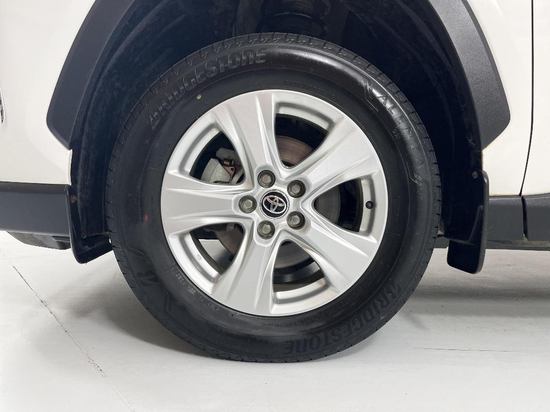 Photo '10' of Toyota Rav4