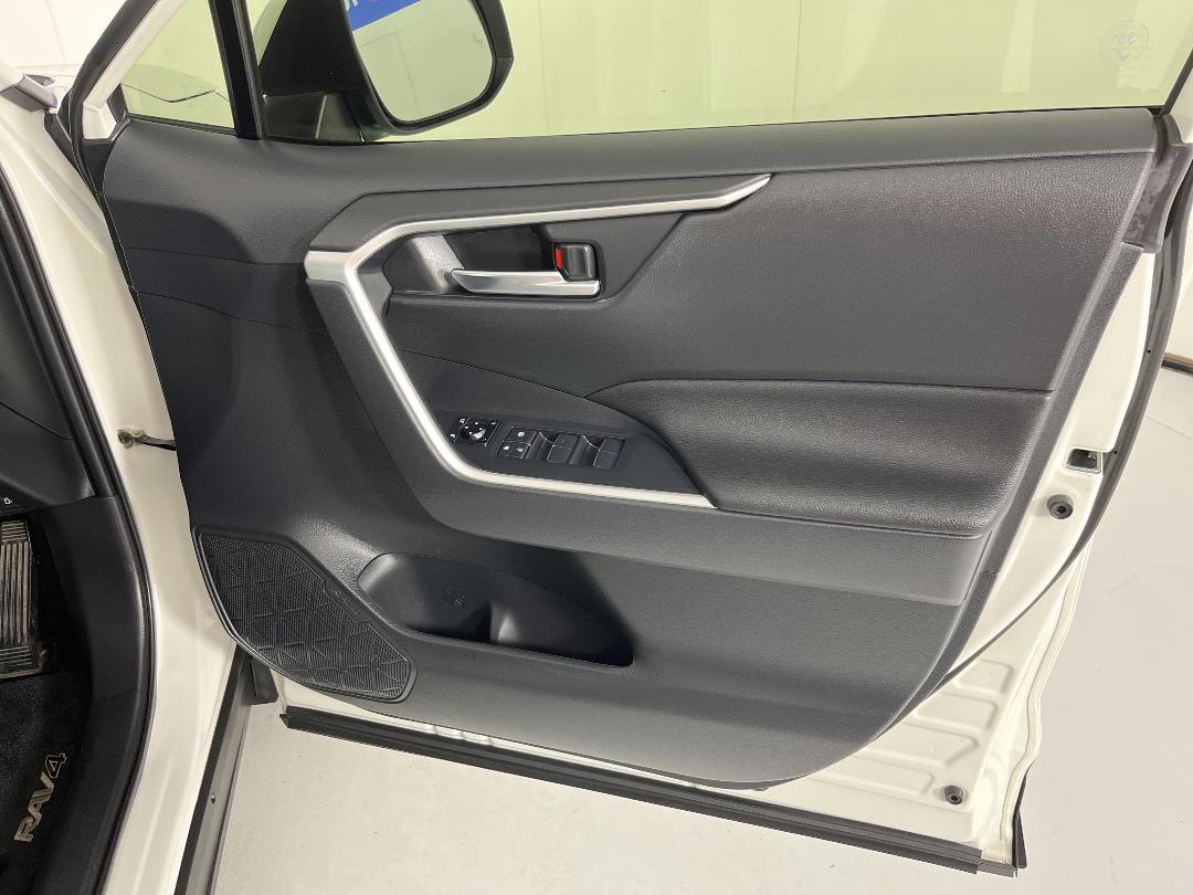 Photo '15' of Toyota Rav4