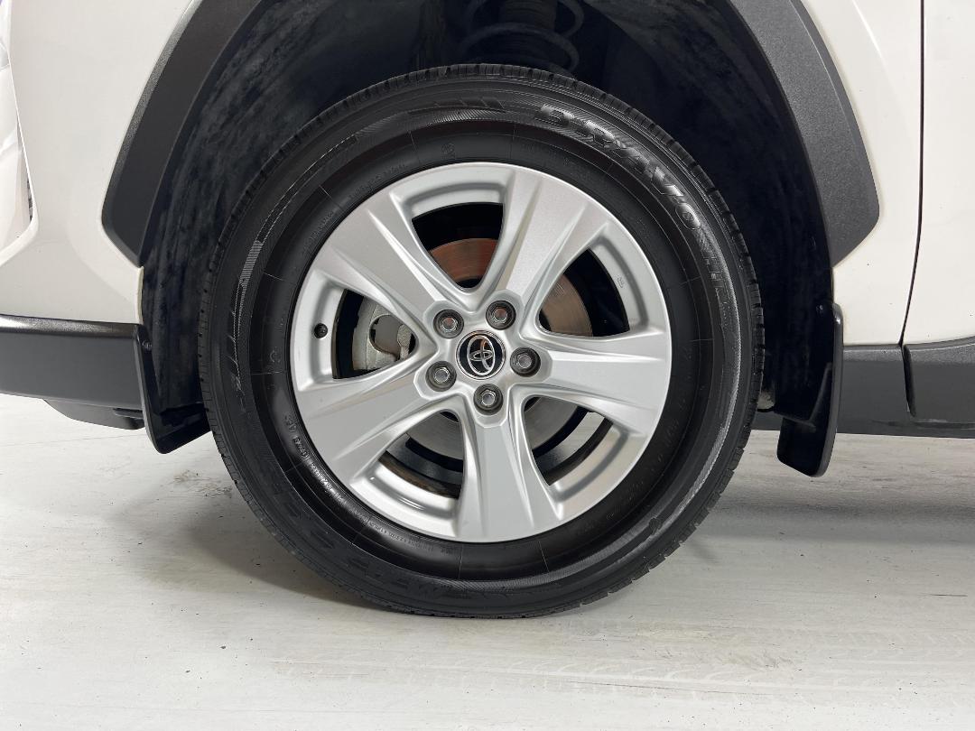 Photo '10' of Toyota Rav4