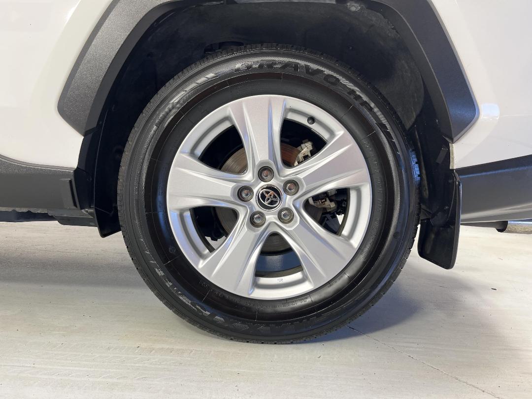 Photo '11' of Toyota Rav4