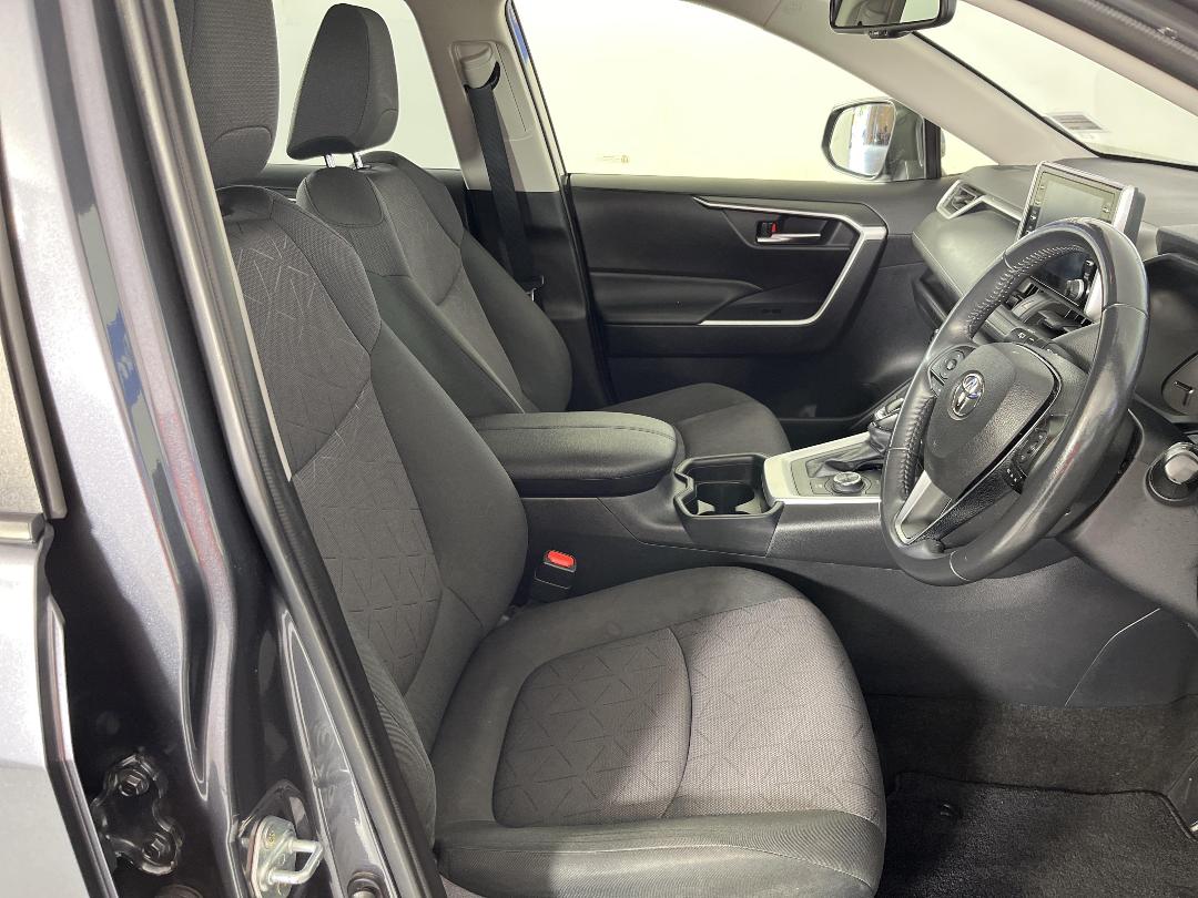 Photo '16' of Toyota Rav4