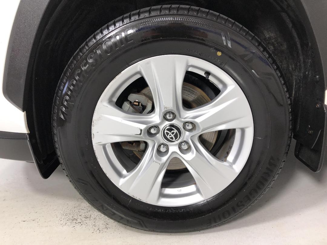 Photo '10' of Toyota Rav4