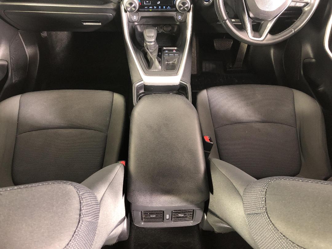 Photo '18' of Toyota Rav4