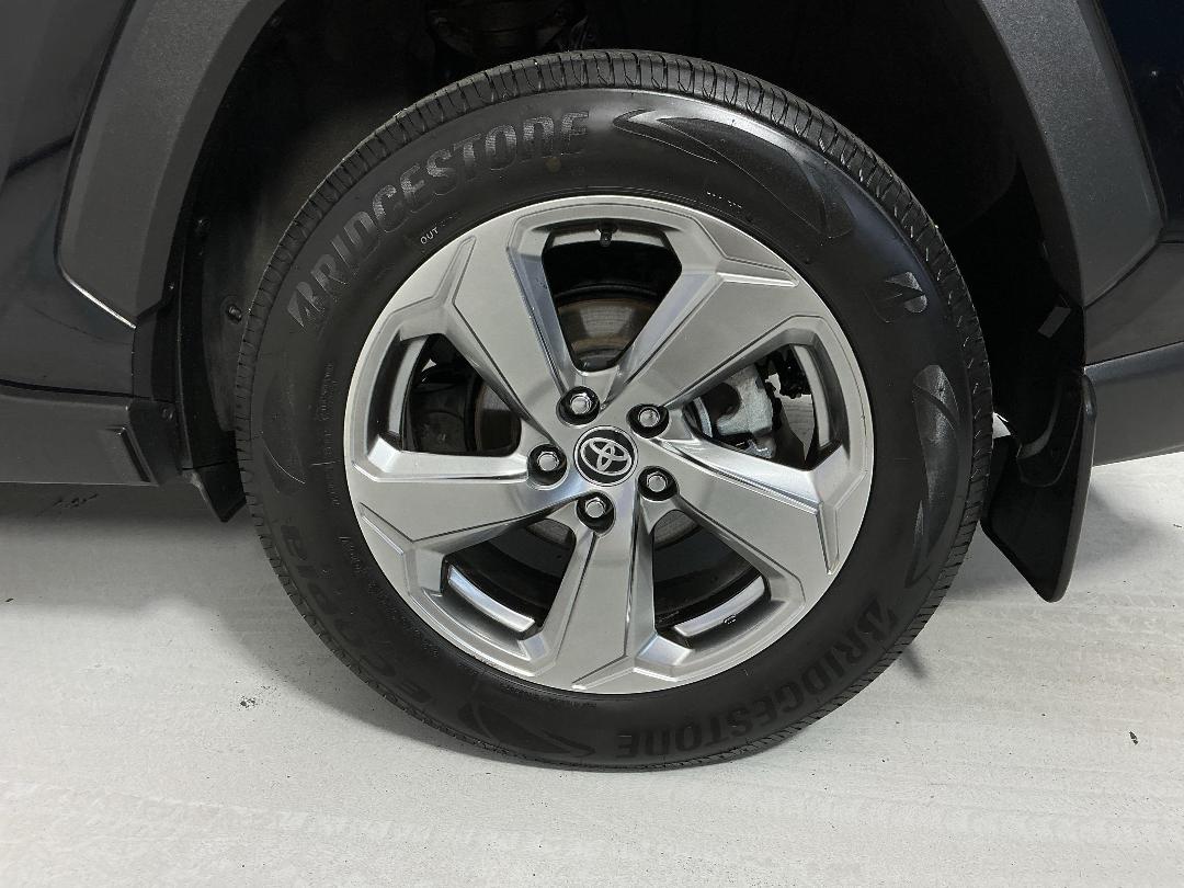 Photo '11' of Toyota Rav4