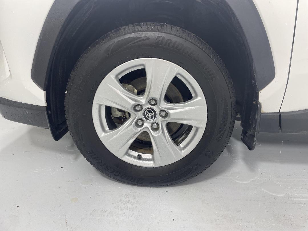 Photo '10' of Toyota Rav4