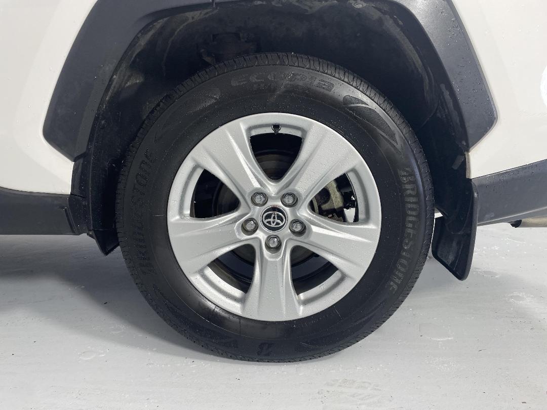 Photo '11' of Toyota Rav4