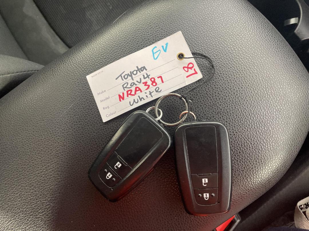 Photo '22' of Toyota Rav4