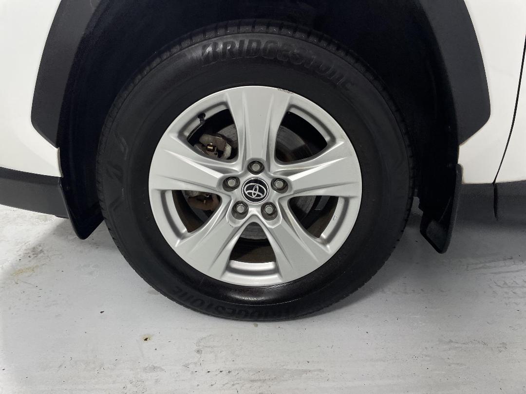 Photo '10' of Toyota Rav4