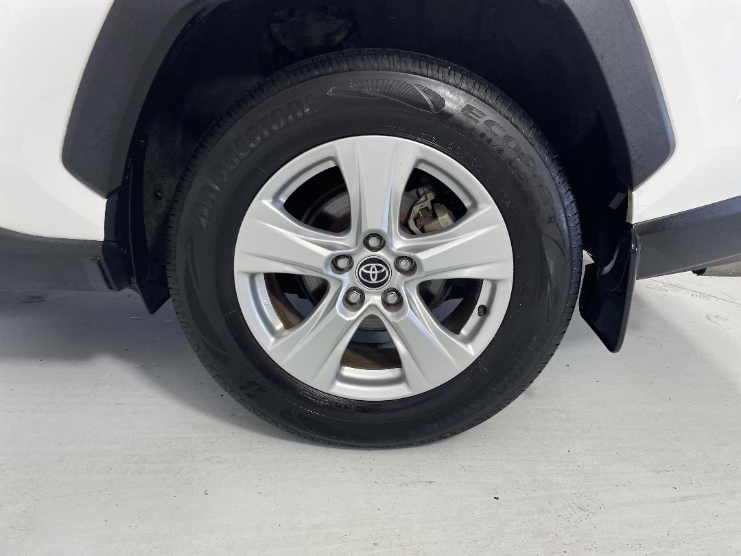 Photo '11' of Toyota Rav4