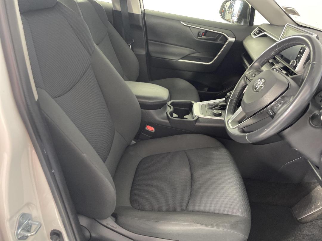 Photo '16' of Toyota Rav4