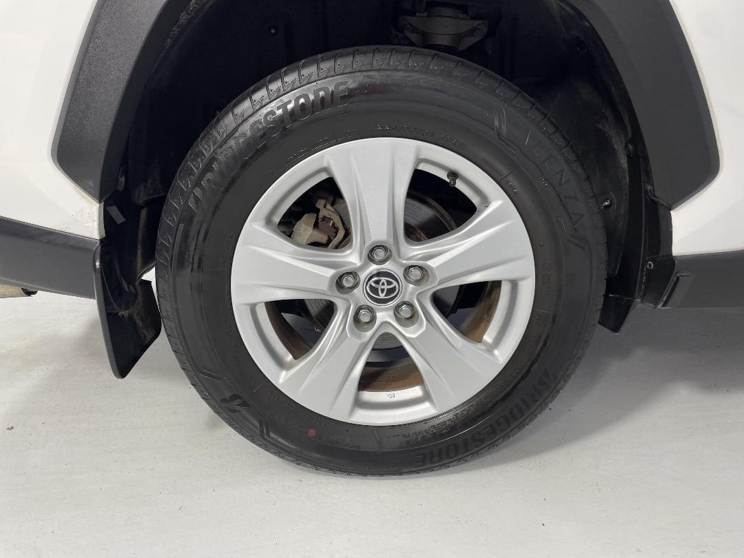 Photo '12' of Toyota Rav4