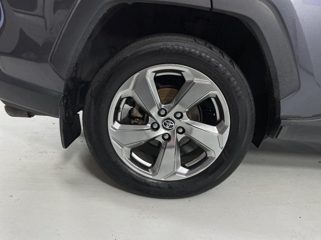 Photo '12' of Toyota Rav4