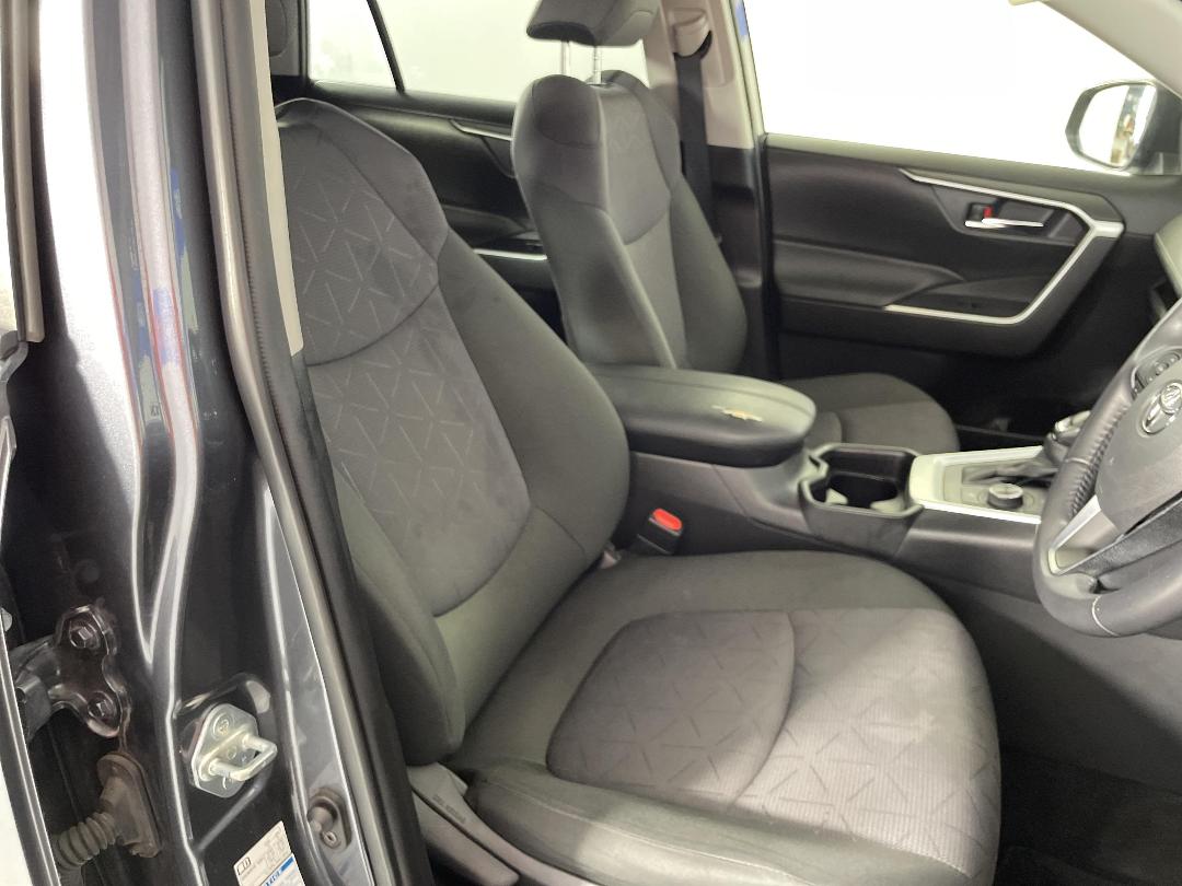 Photo '16' of Toyota Rav4