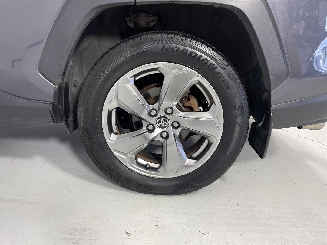 Photo '11' of Toyota Rav4