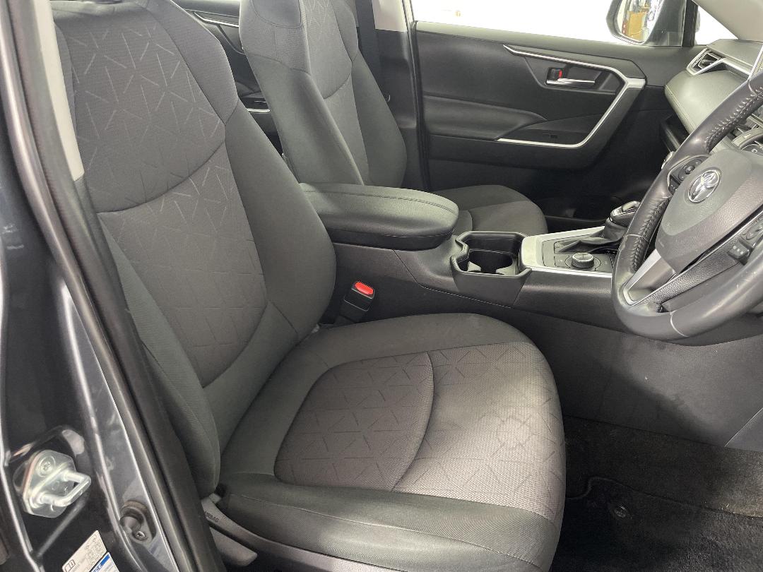 Photo '16' of Toyota Rav4