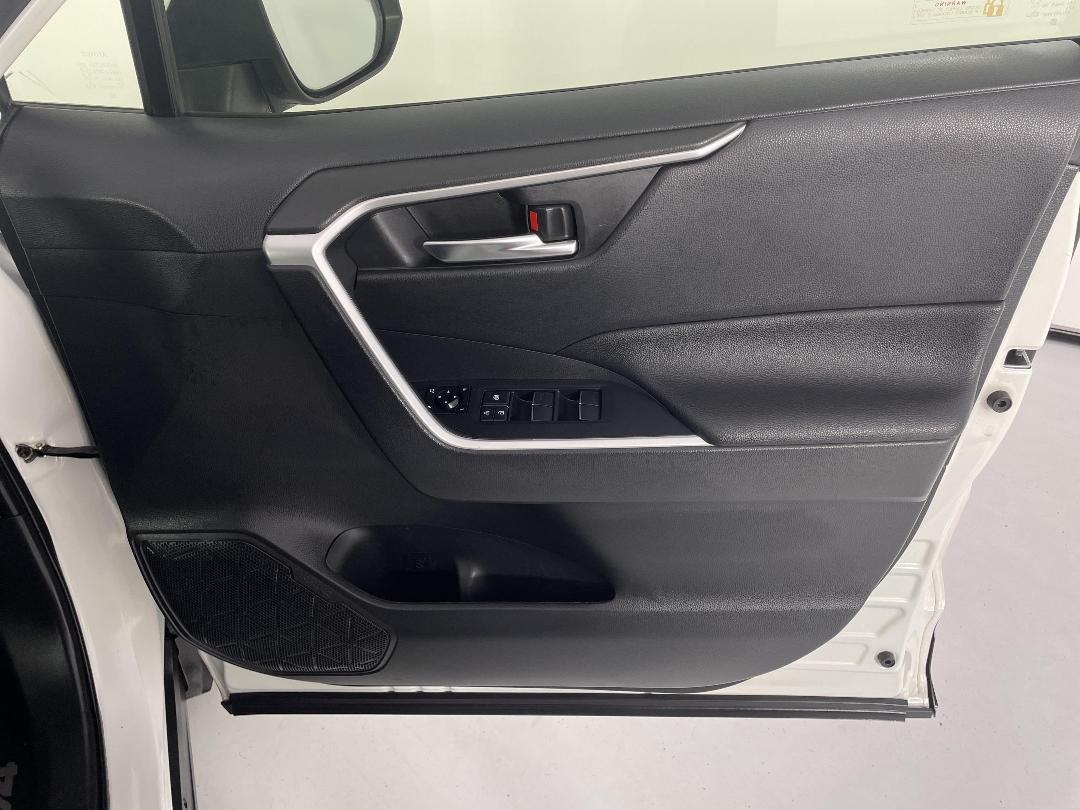 Photo '15' of Toyota Rav4