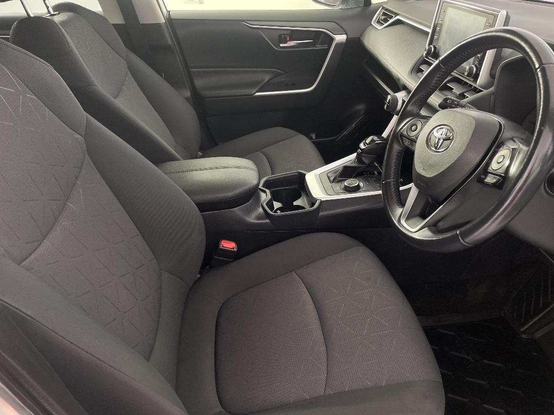 Photo '16' of Toyota Rav4