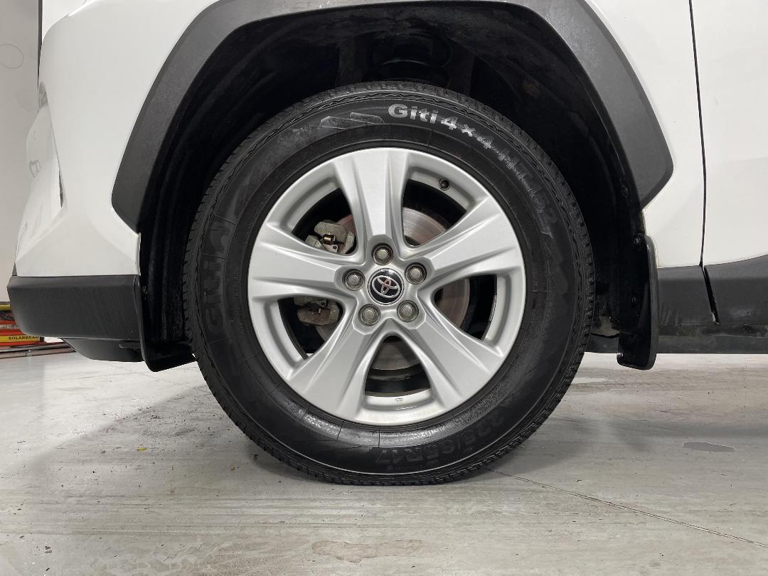 Photo '10' of Toyota Rav4