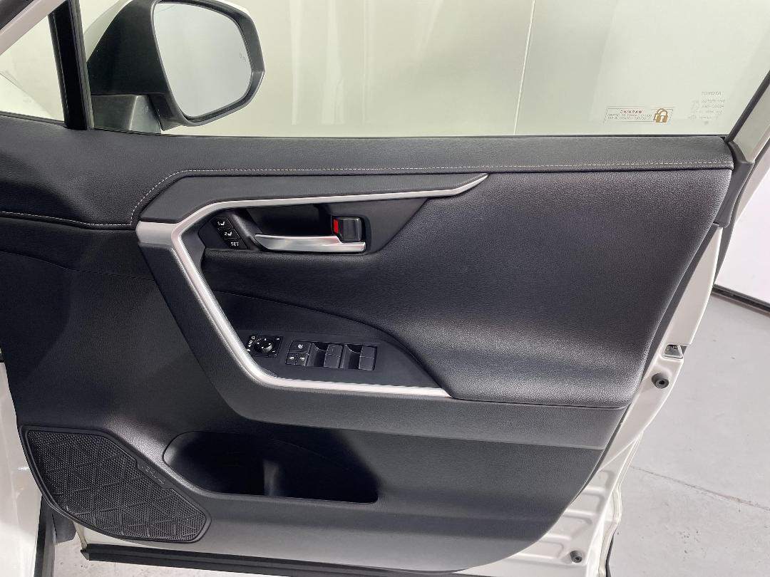 Photo '15' of Toyota Rav4