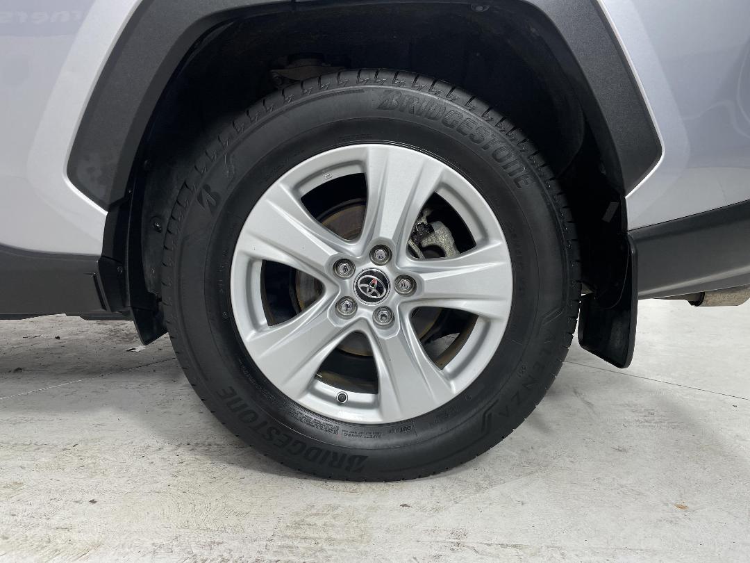 Photo '11' of Toyota Rav4