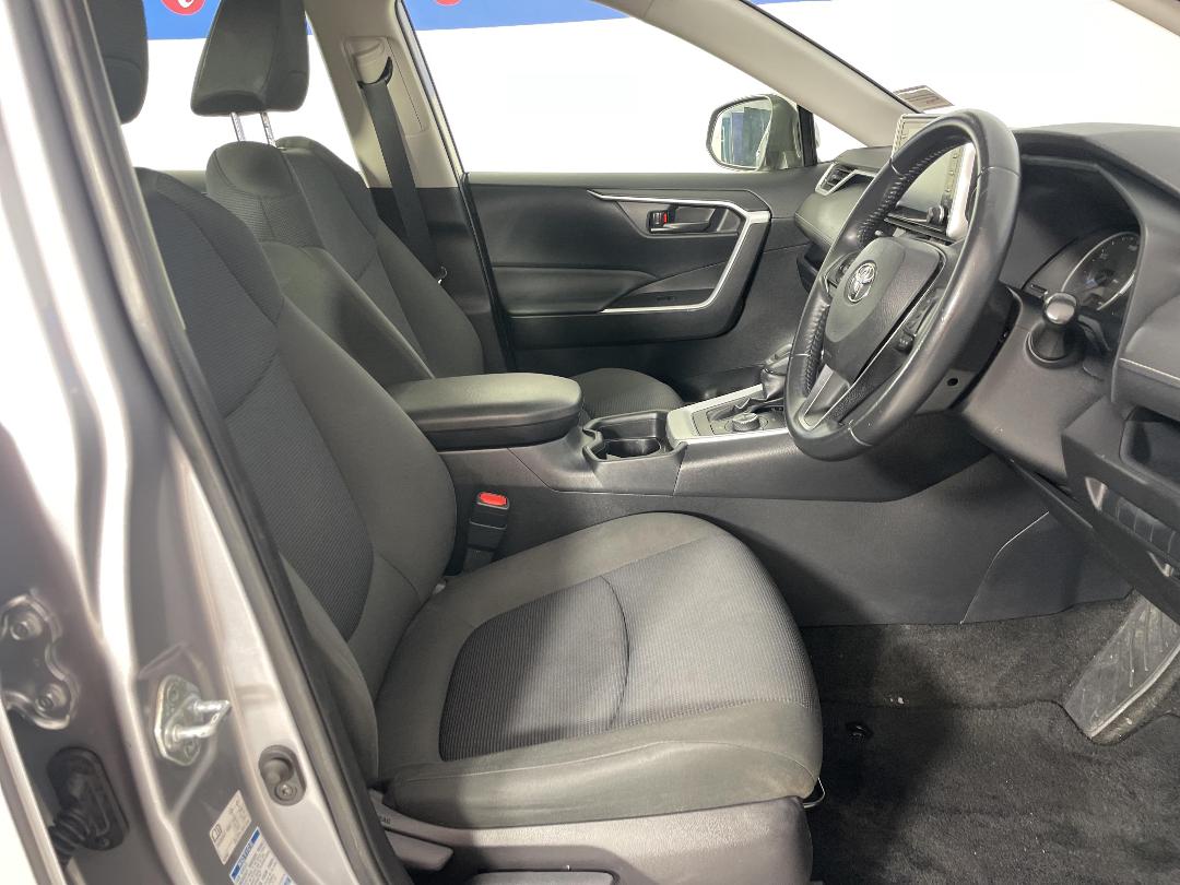 Photo '16' of Toyota Rav4