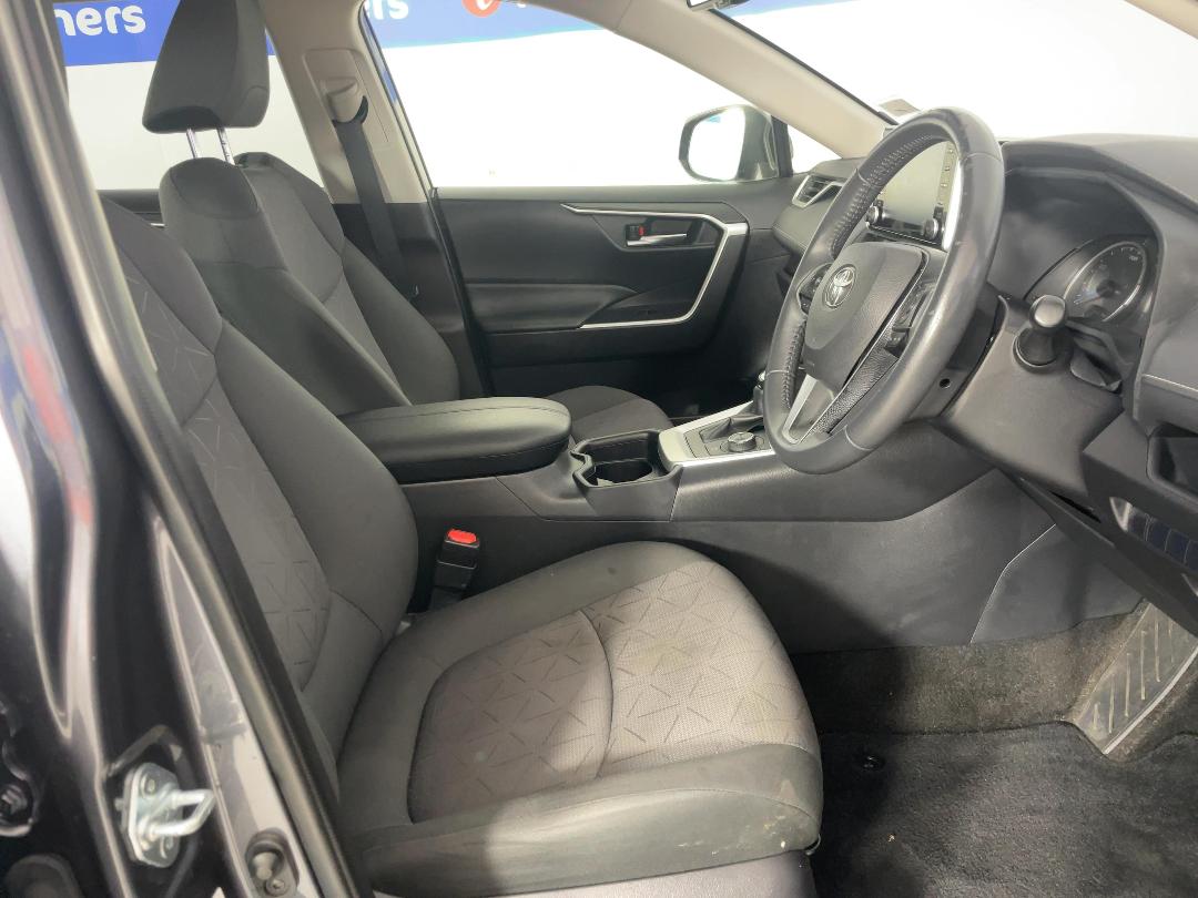 Photo '16' of Toyota Rav4