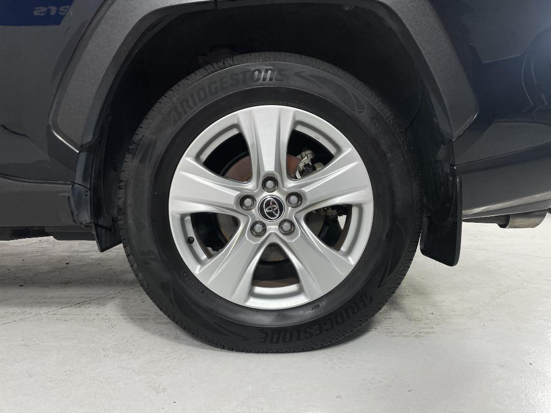 Photo '11' of Toyota Rav4