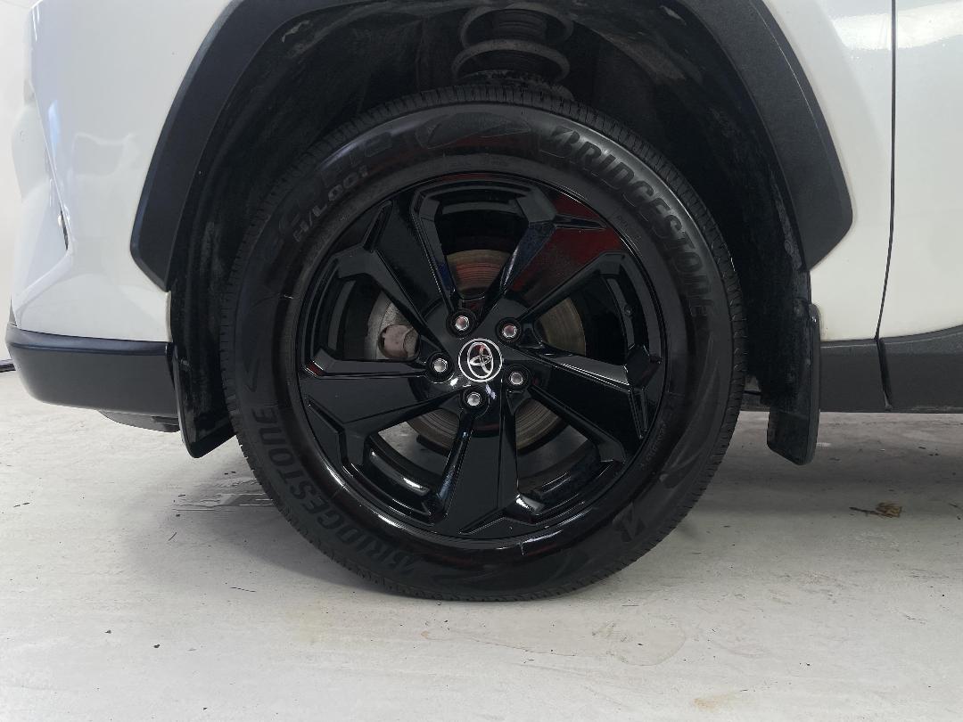 Photo '10' of Toyota Rav4