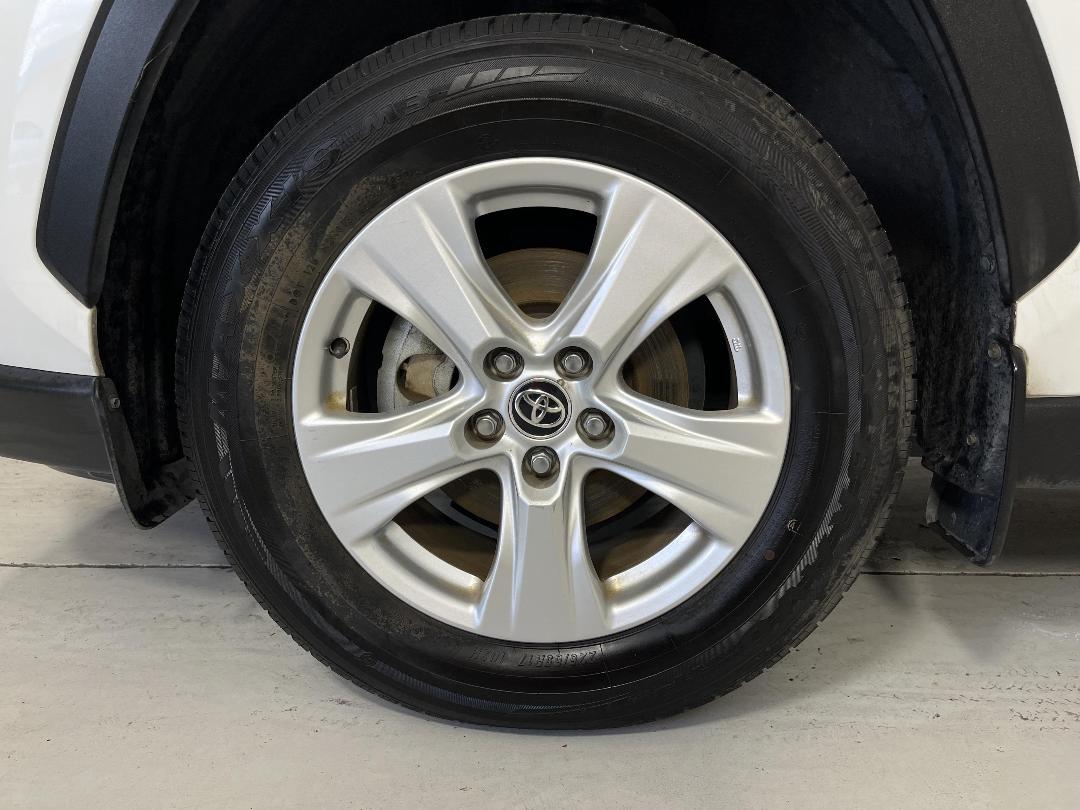 Photo '10' of Toyota Rav4