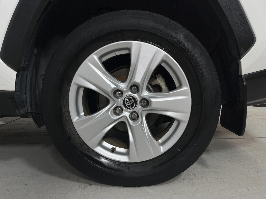 Photo '11' of Toyota Rav4