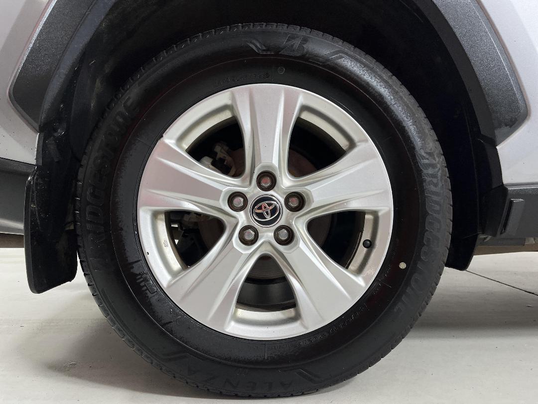 Photo '12' of Toyota Rav4