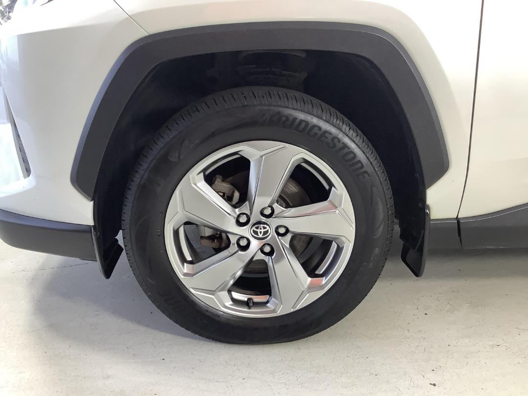 Photo '10' of Toyota Rav4