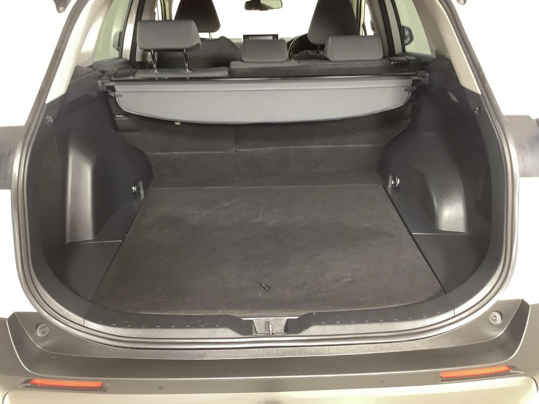 Photo '14' of Toyota Rav4