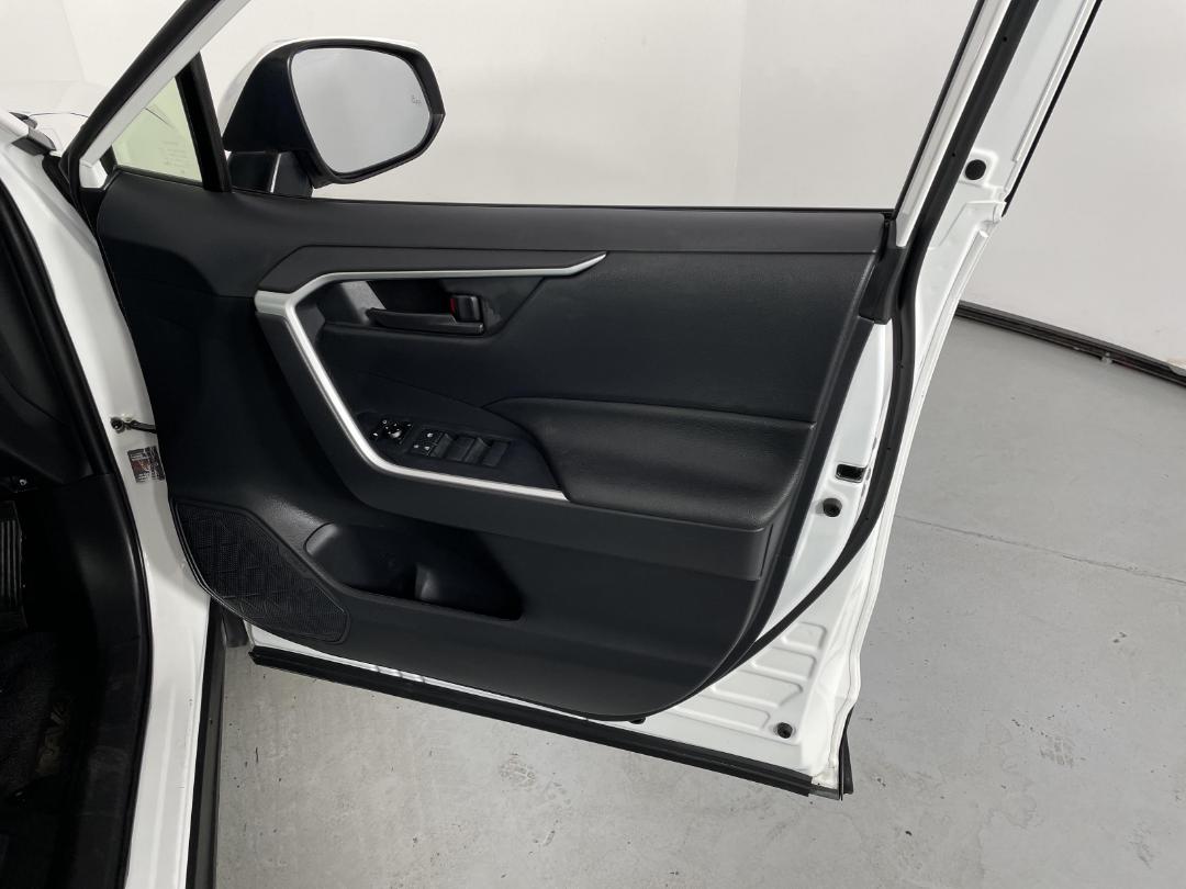 Photo '15' of Toyota Rav4