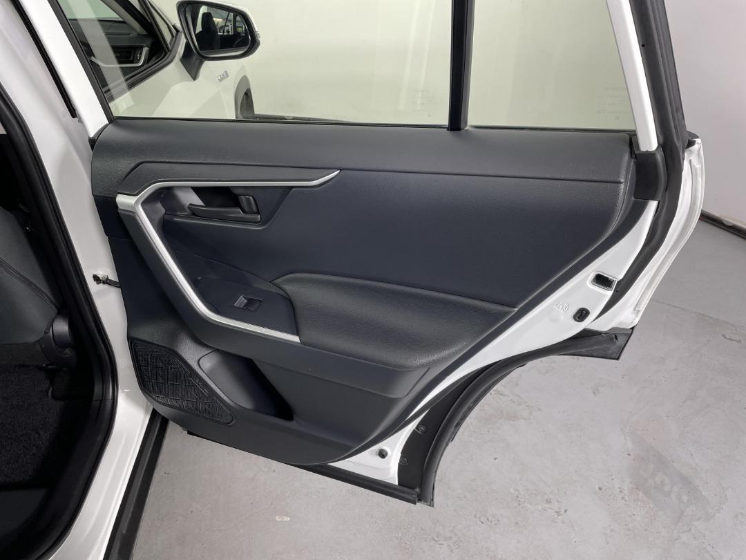 Photo '19' of Toyota Rav4