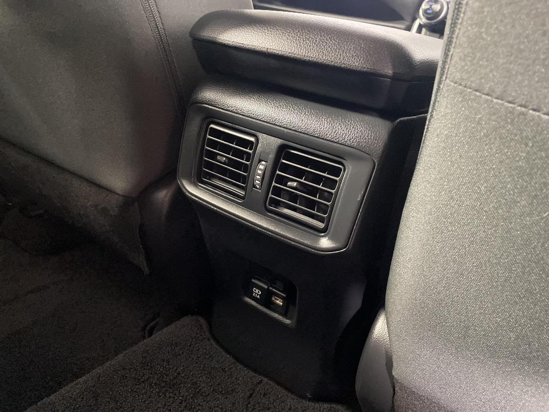 Photo '32' of Toyota Rav4