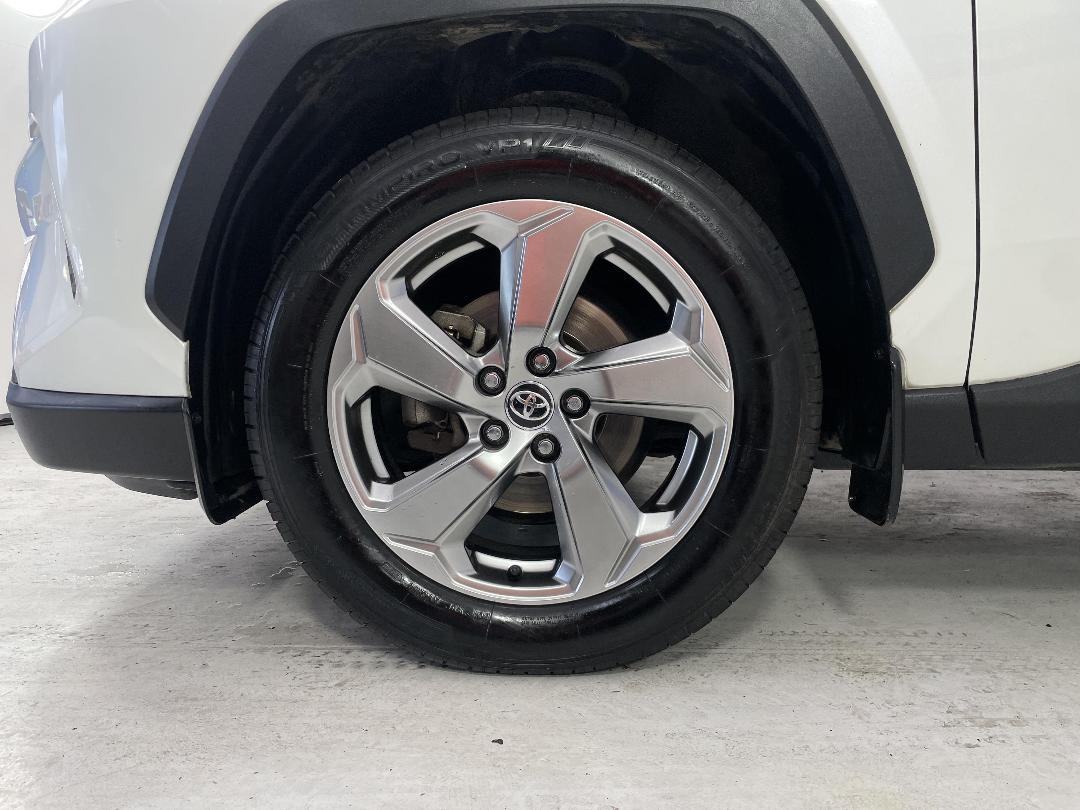 Photo '10' of Toyota Rav4