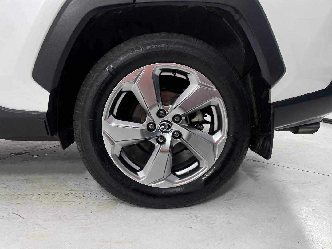 Photo '11' of Toyota Rav4