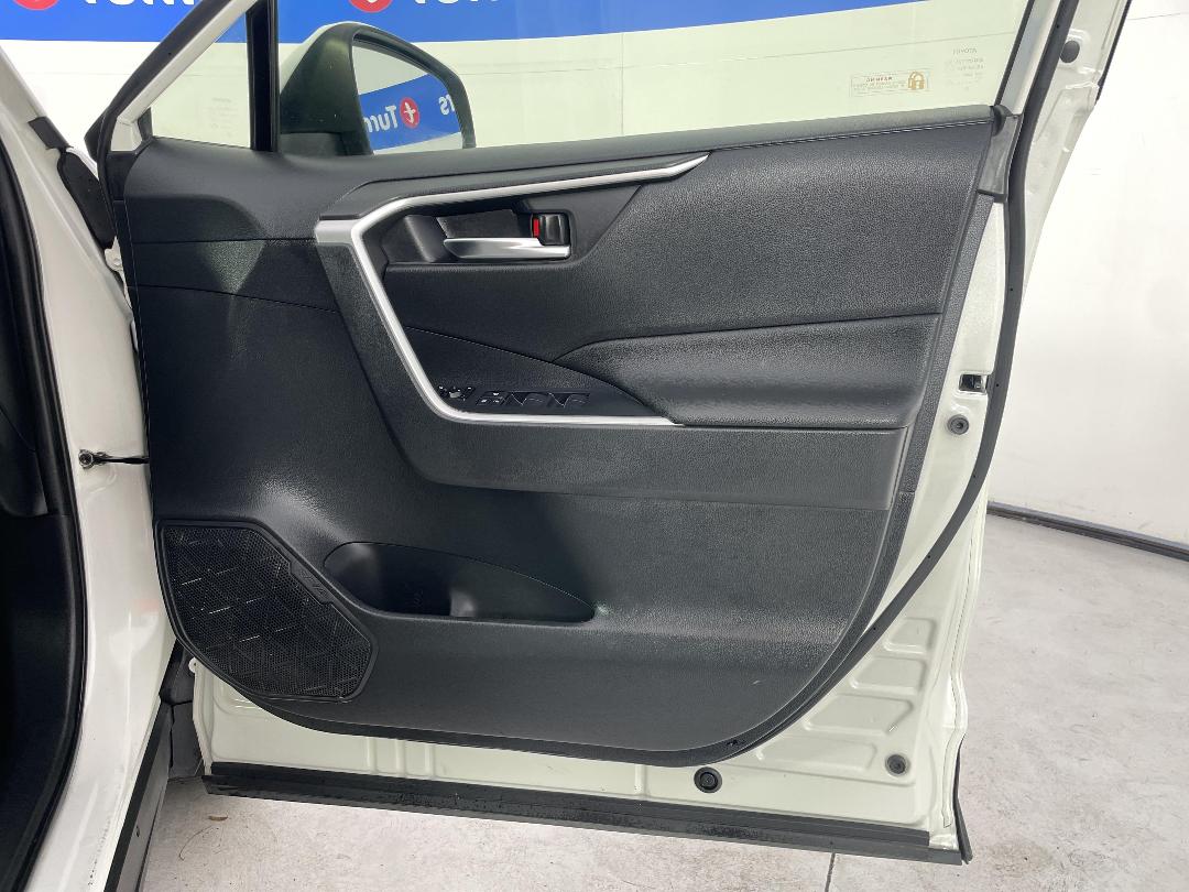 Photo '15' of Toyota Rav4