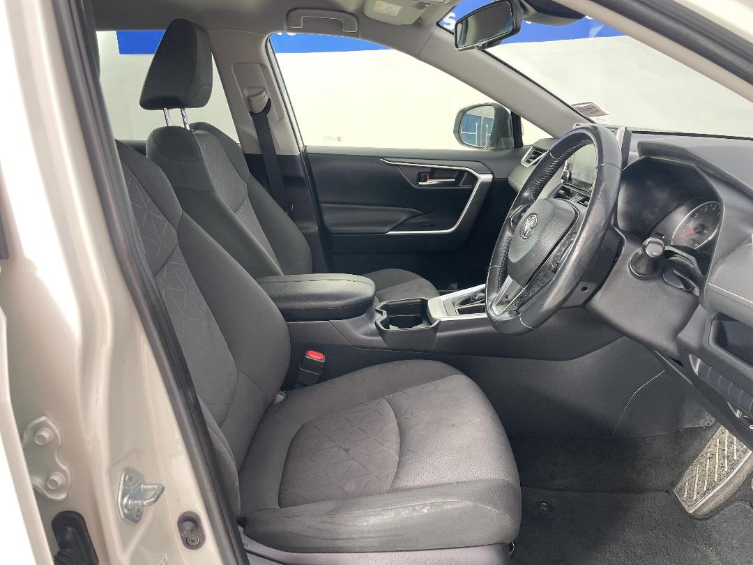 Photo '16' of Toyota Rav4