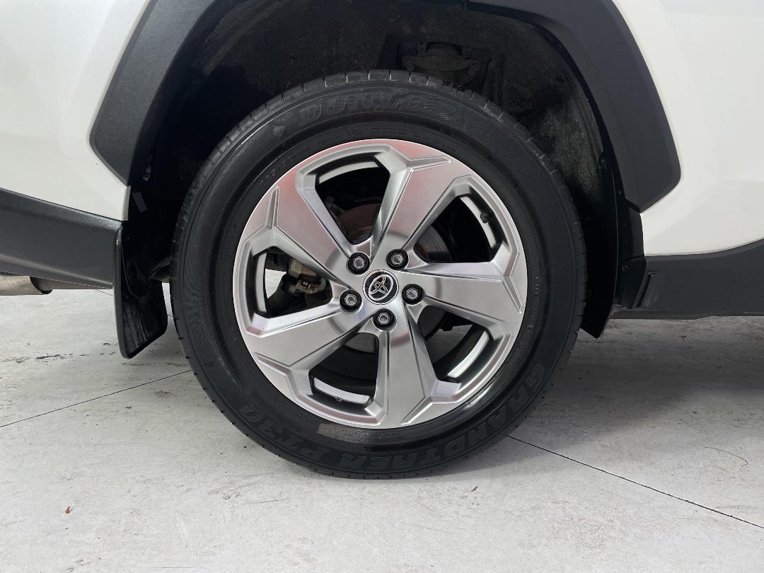 Photo '12' of Toyota Rav4