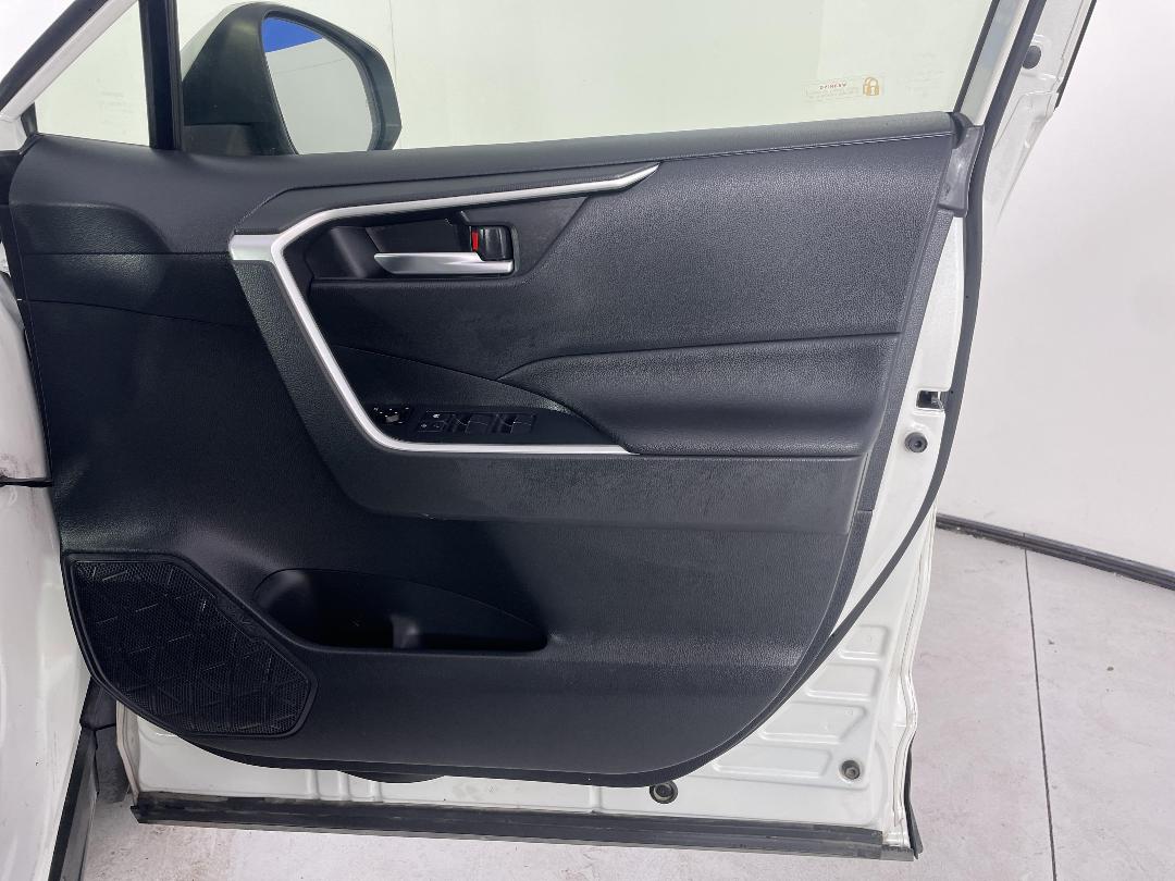 Photo '15' of Toyota Rav4