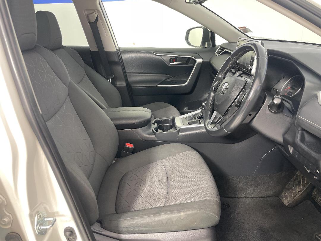 Photo '16' of Toyota Rav4