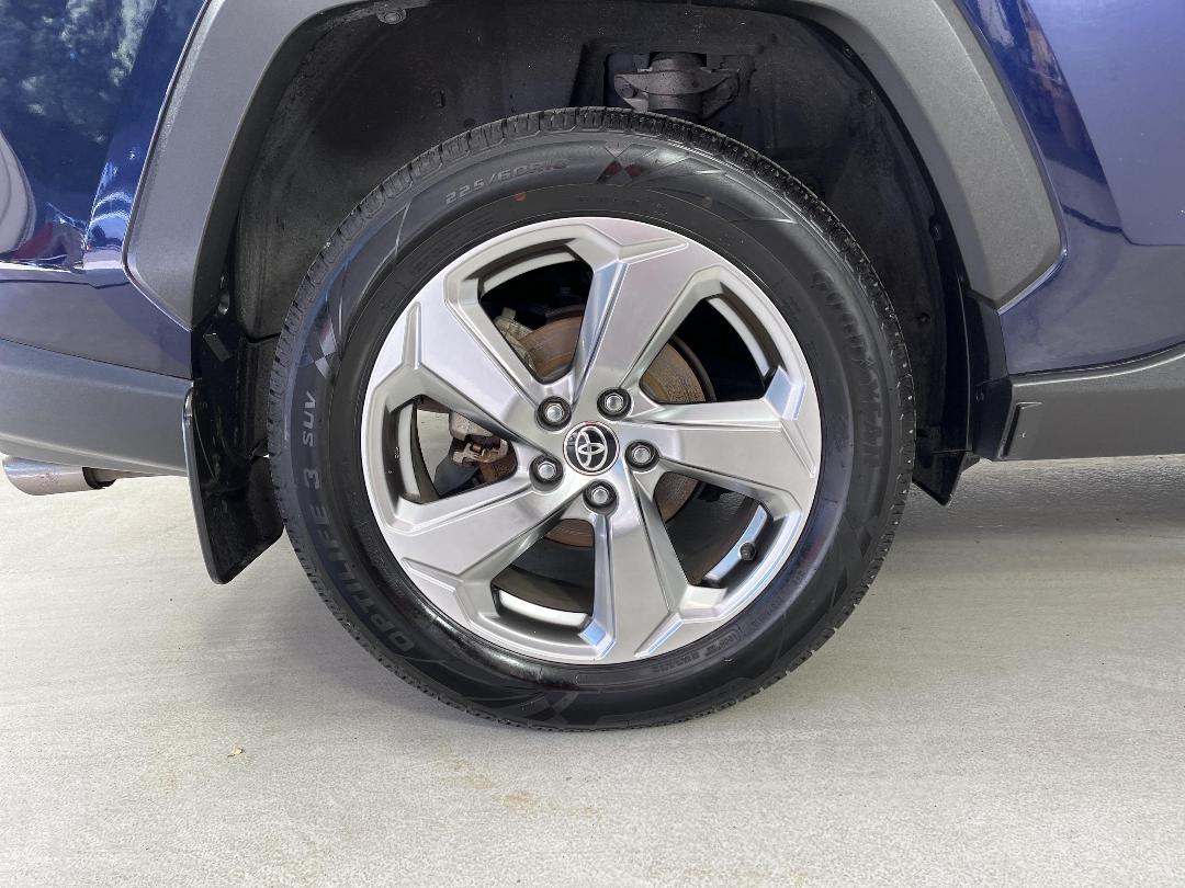 Photo '12' of Toyota Rav4